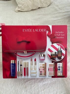 Estée Lauder Red Holiday Makeup Set